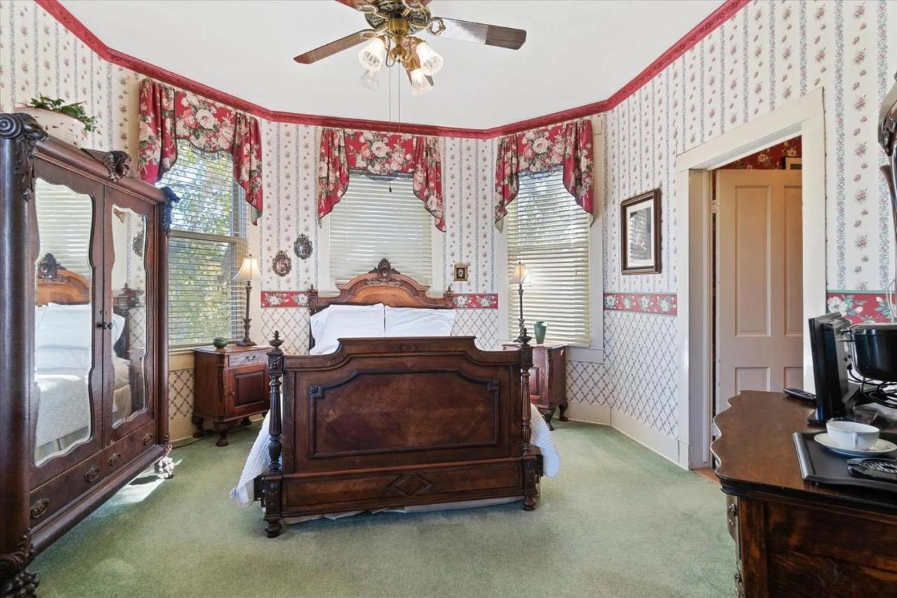 Four Winds Victorian Venue & Suites Bonham Kamer foto